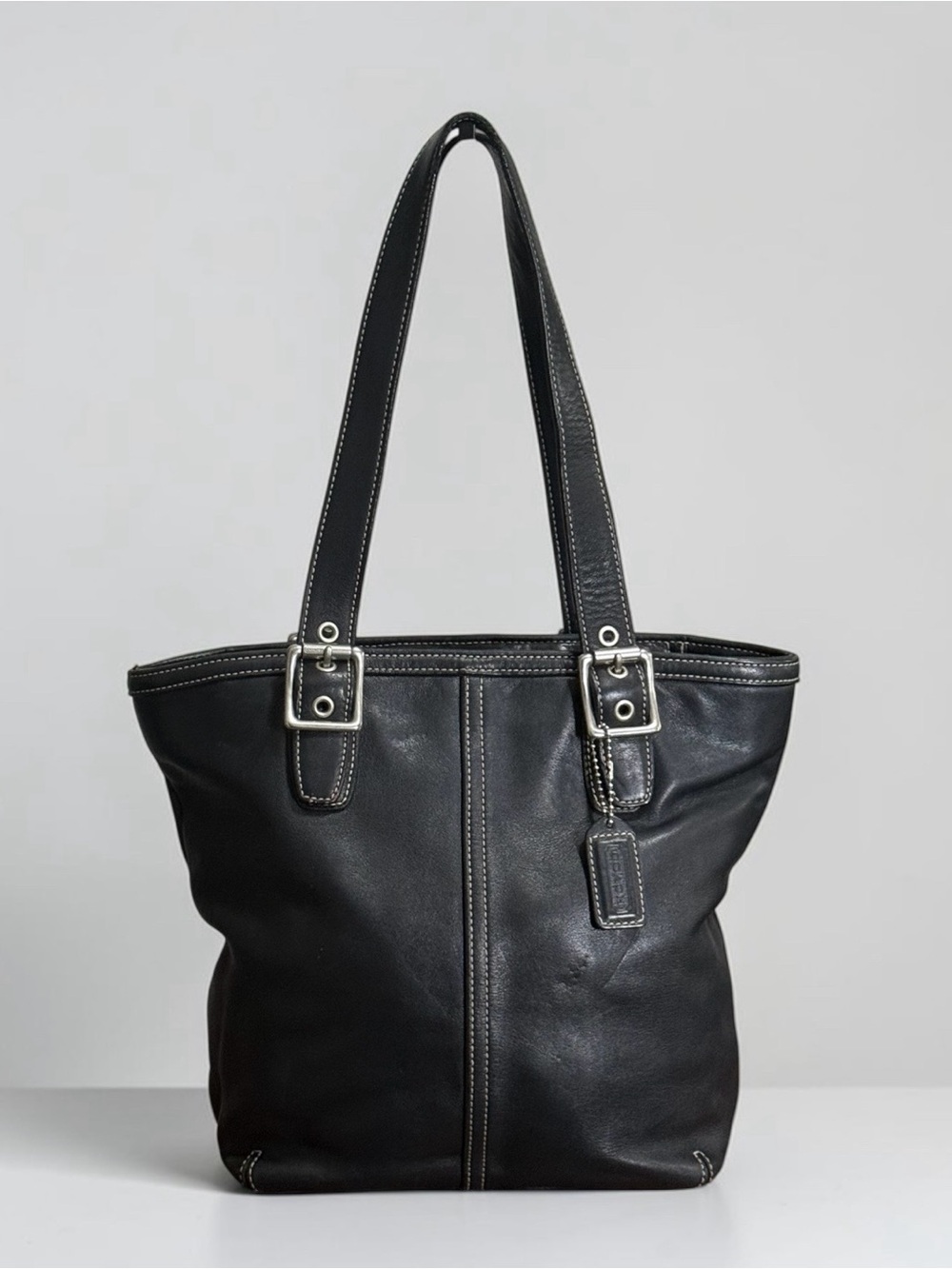 Authentic Coach Hampton Classic Black Leather Bag with Contrast Stitching!